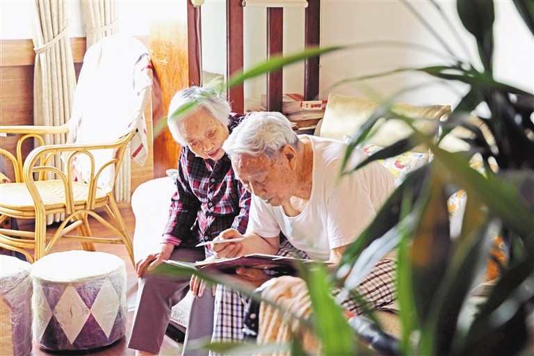 zhangym0848_s.jpg zhangym0848_s.jpg