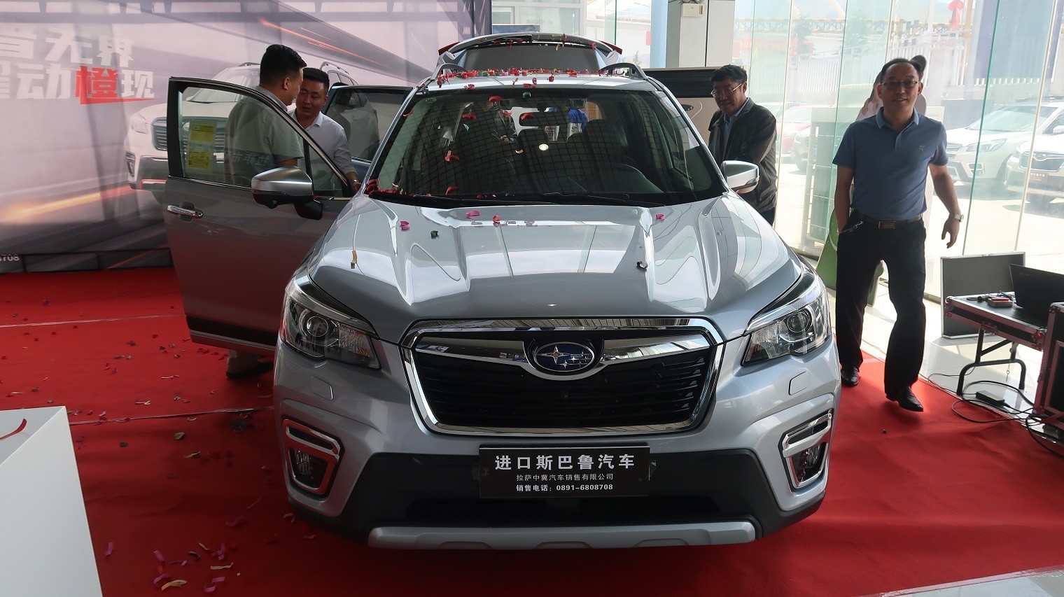 汽车2.jpg 汽车2.jpg