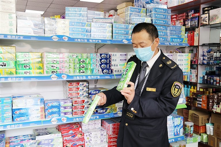 liy071103_s.jpg liy071103_s.jpg